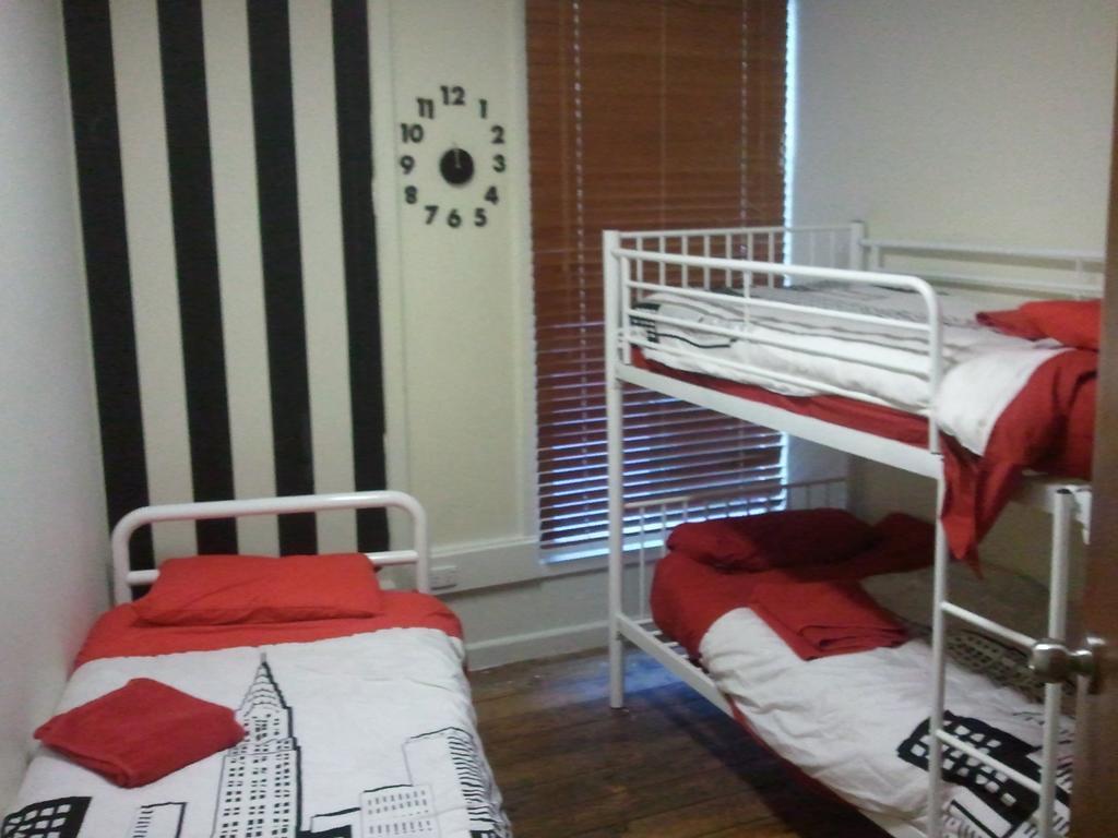 The Melbourne Connection Travellers Hostel Habitación foto